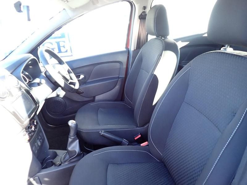 Gebraucht Dacia Sandero Comfort 90 PS (66 kW) 2019 Rot Kleinwagen