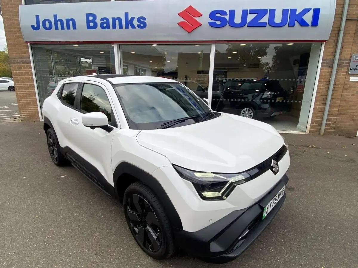 Used Suzuki e-Vitara 127 kW (174 HP) 2025 Pearl  arctic white SUV