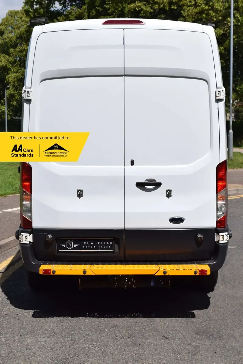 Used Ford Transit 130 HP (95 kW) 2018 White Van