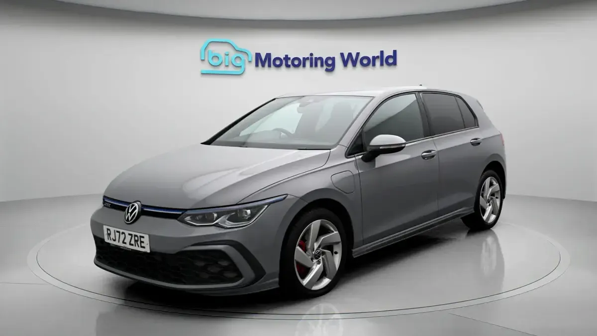 Second-hand VW Golf VIII GTE 242 CP (177 kW) 2022 Gri Hatchback
