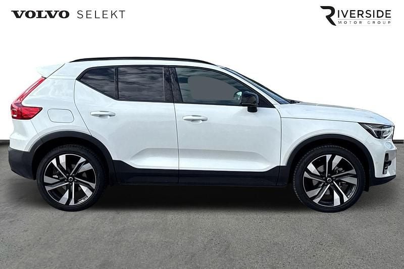 Used Volvo XC40 Ultra 163 HP (119 kW) 2024 White SUV