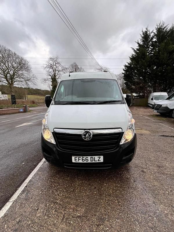 Second-hand Vauxhall Movano 130 CP (95 kW) 2016 Alb Monovolum