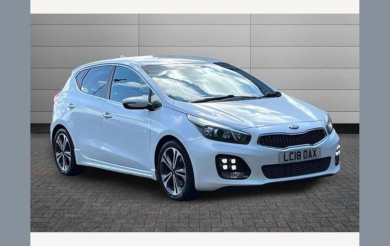 Used Kia Ceed GT-Line 134 HP (98 kW) 2018 White Hatchback