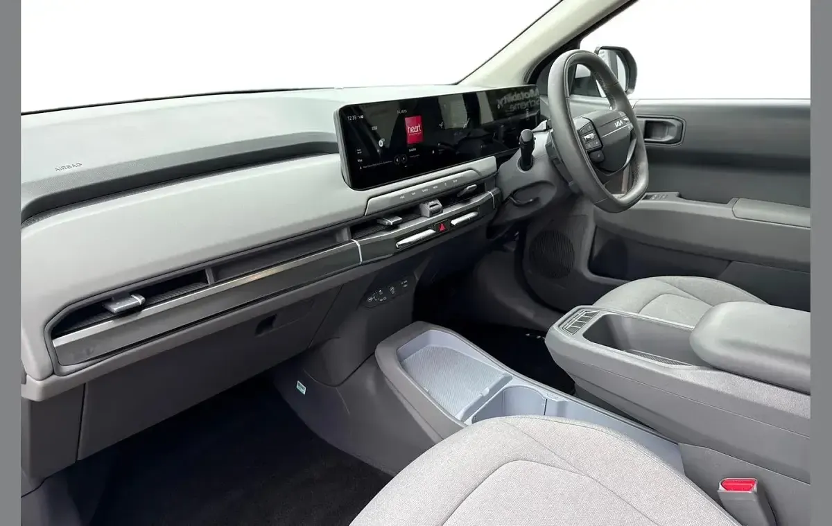 Used Kia EV3 Air 147 kW (201 HP) 2025 Silver SUV