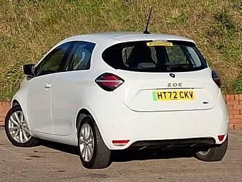 Used Renault Zoe SE 80 kW (110 HP) 2022 White Hatchback