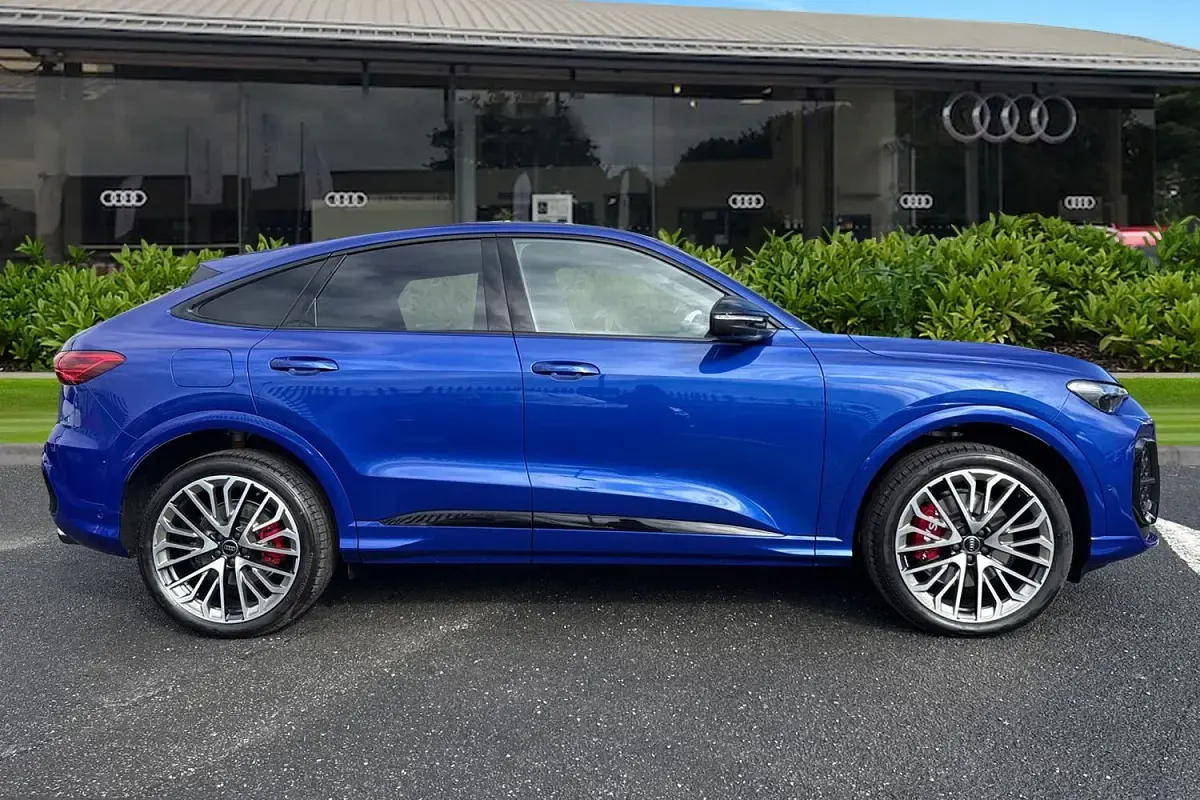 New Audi SQ5 Sportback Black Edition 2026 Blue SUV