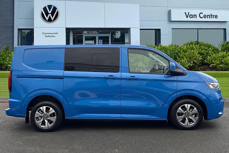New VW T6.1 Pro 160 kW (218 HP) 2025 Blue Van