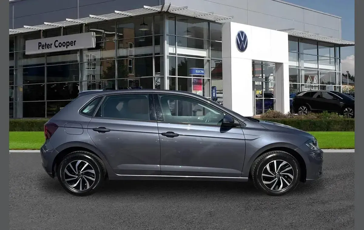Used VW Polo Life 95 HP (69 kW) 2024 Grey Hatchback