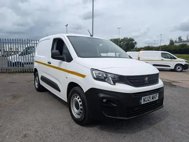Used Peugeot Partner 2021 White MPV