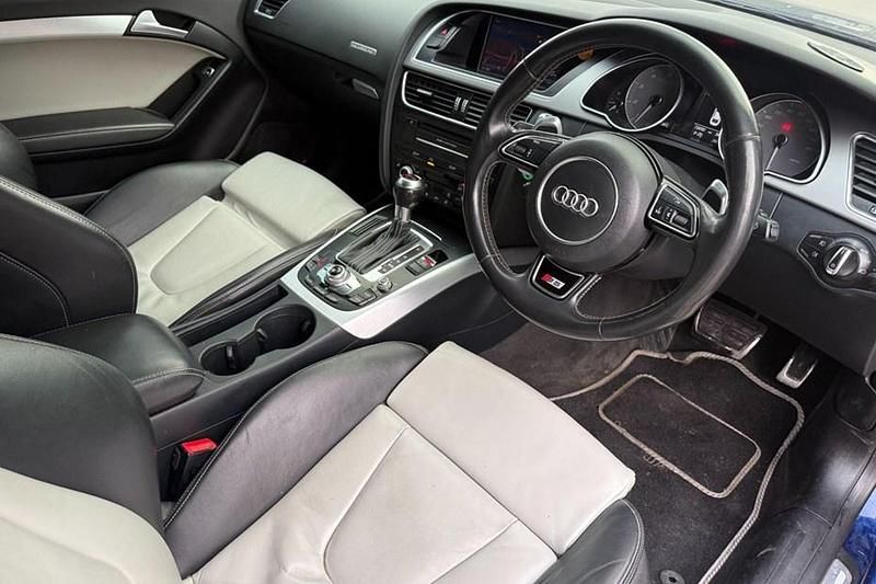 Begagnad Audi A5 Design 2014 Sportkupé