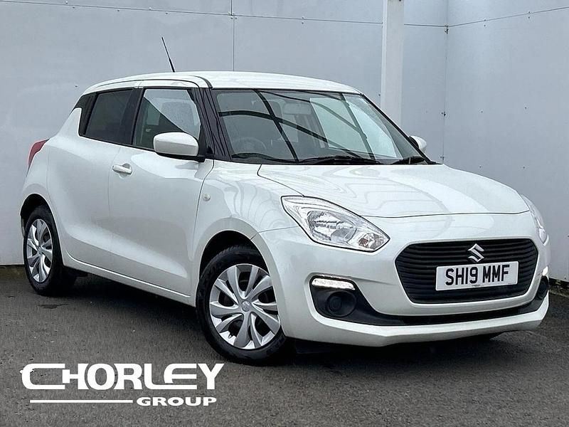 Used Suzuki Swift SZ3 90 HP (66 kW) 2019 White Hatchback