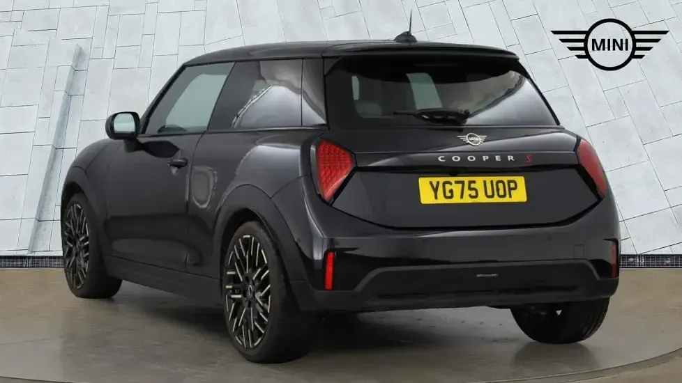 Used Mini Cooper S Hatch 201 HP (147 kW) 2025 Black Hatchback