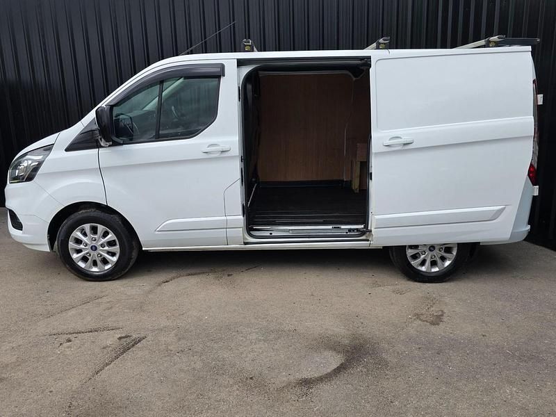 Used Ford Transit Custom Limited 130 HP (95 kW) 2021 White Van