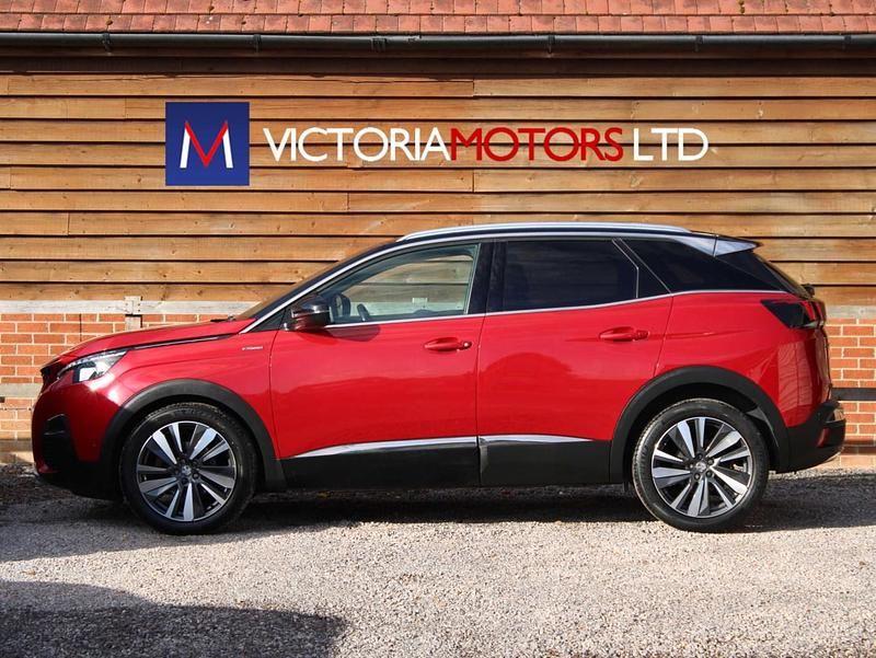 Used Peugeot 3008 Premium 2020 Red Hatchback