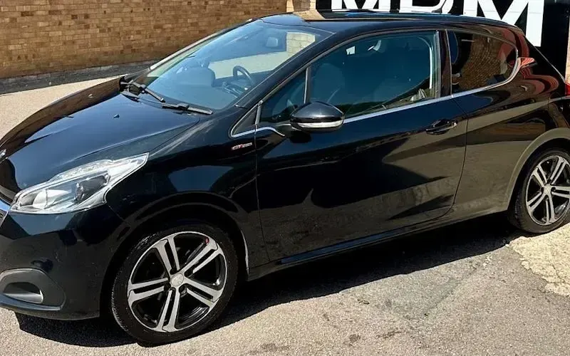 Used Peugeot 208 GT-line 110 HP (80 kW) 2016 Black Hatchback