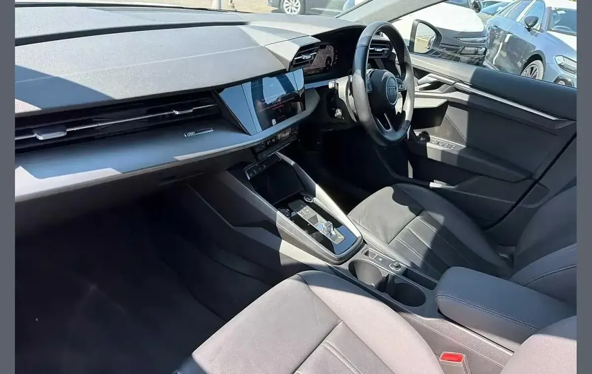 Used Audi A3 e-tron Sport 200 HP (147 kW) 2021 White Hatchback