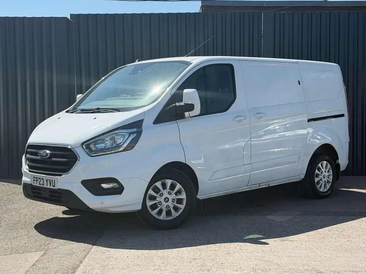 Used Ford Transit Custom Limited 130 HP (95 kW) 2023 White Van