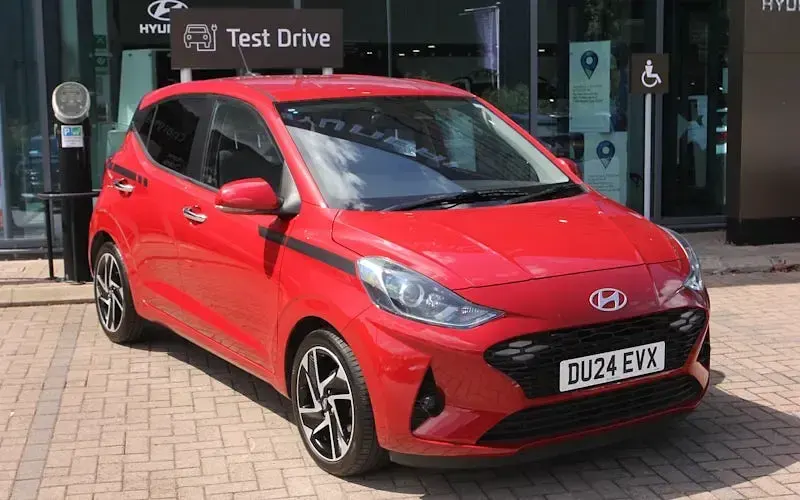 Used Hyundai i10 Premium 63 HP (46 kW) 2024 Hatchback