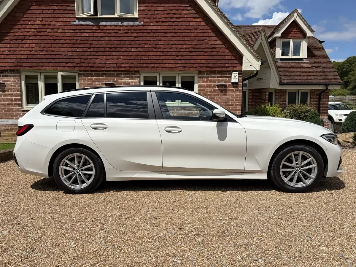 Used BMW 320 Comfort Edition 187 HP (137 kW) 2022 White Estate