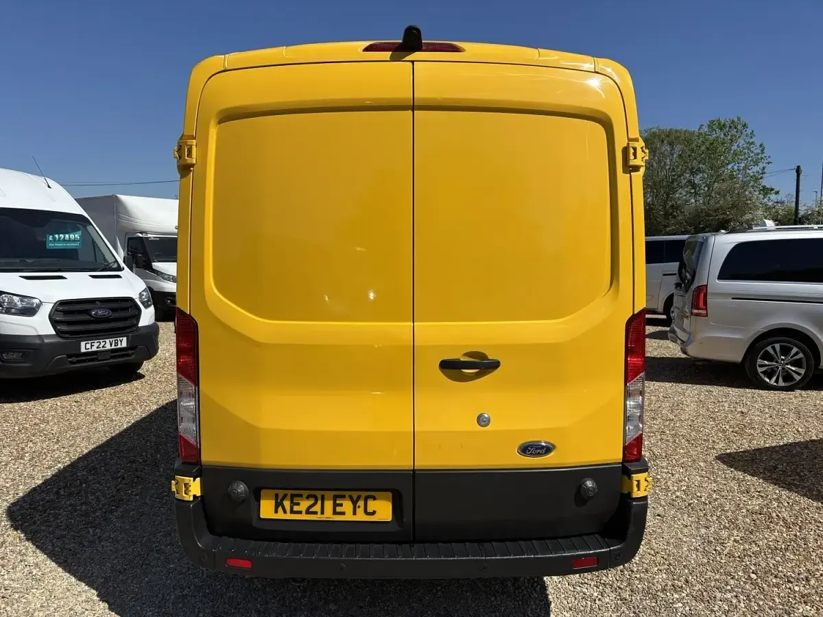 Used Ford Transit 105 HP (77 kW) 2021 Yellow Van
