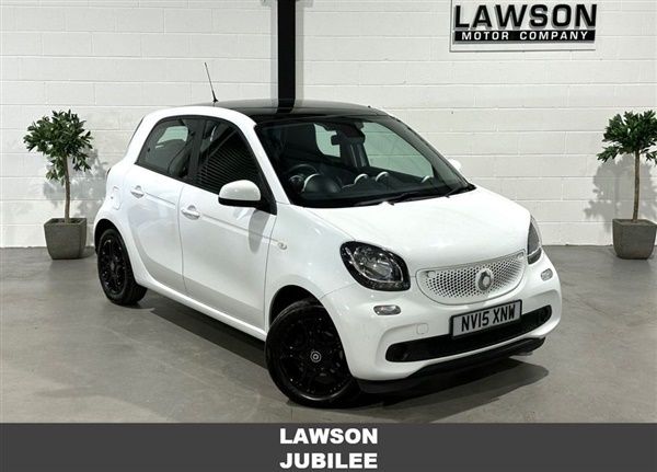 White Used 2015 Smart ForFour Prime Hatchback | £5,490 (Fair price) - Image 1/1