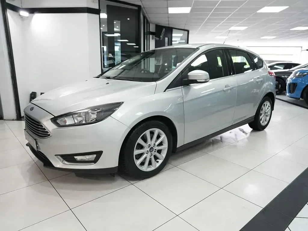 Used Ford Focus Titanium 150 HP (110 kW) 2015 Silver Hatchback