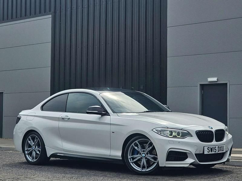 White Used 2015 BMW M235 Comfort Edition Coupe | £11,990 (Fair price) - Image 1/4