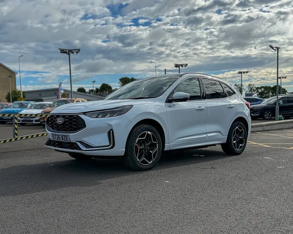Used Ford Kuga ST-Line X 183 HP (134 kW) 2026 White SUV