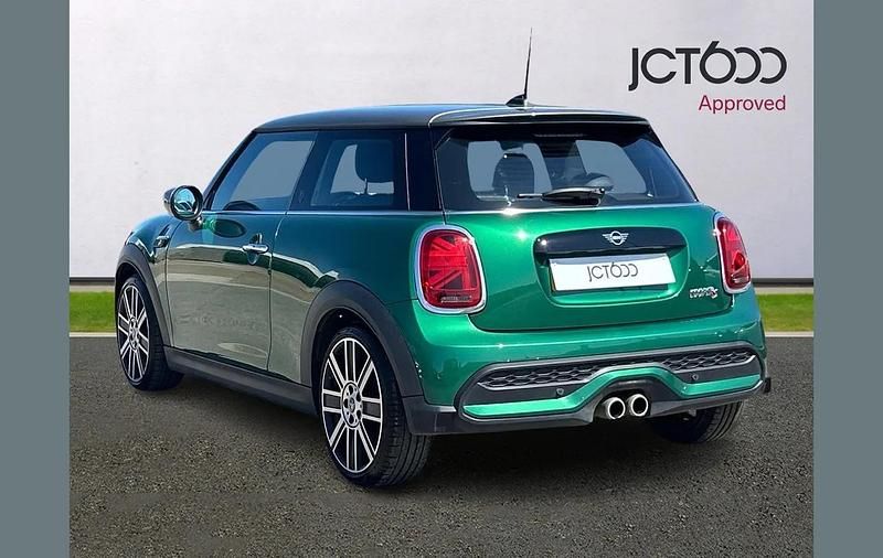 Used Mini Cooper S Exclusive 176 HP (129 kW) 2022 Green Hatchback