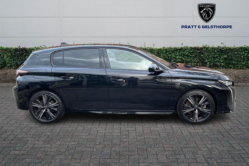 Used Peugeot 308 Premium 222 HP (163 kW) 2022 Black Hatchback
