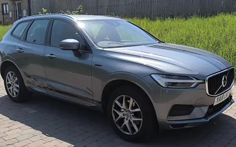 Used Volvo XC60 Momentum 250 HP (183 kW) 2019 SUV