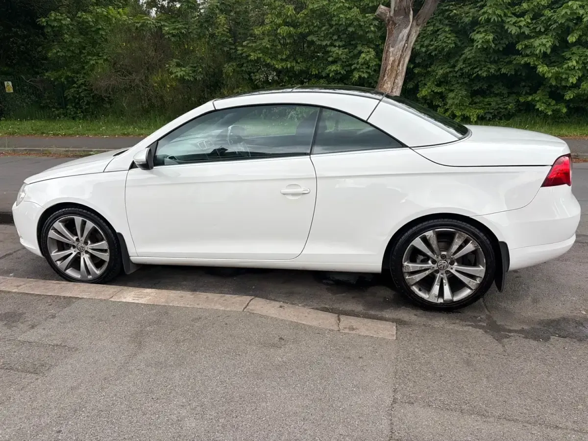 Używany VW Eos Sportline 160 KM (117 kW) 2010 Biały Kabriolet