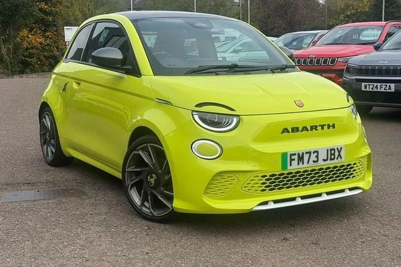 Begagnad Abarth 500e Scorpionissima 114 kW (155 HK) 2024 Halvkombi