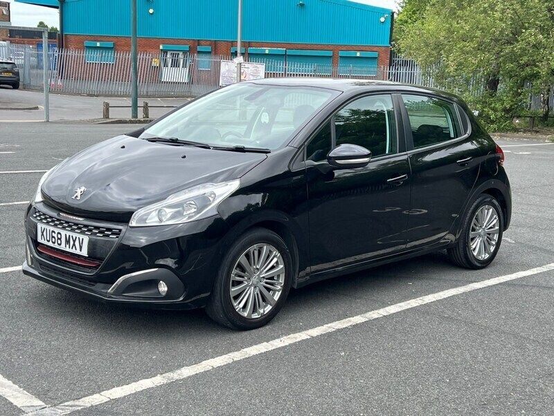 Black Used 2018 Peugeot 208 Signature Sky Hatchback | £3,995 (Super price) - Image 1/4