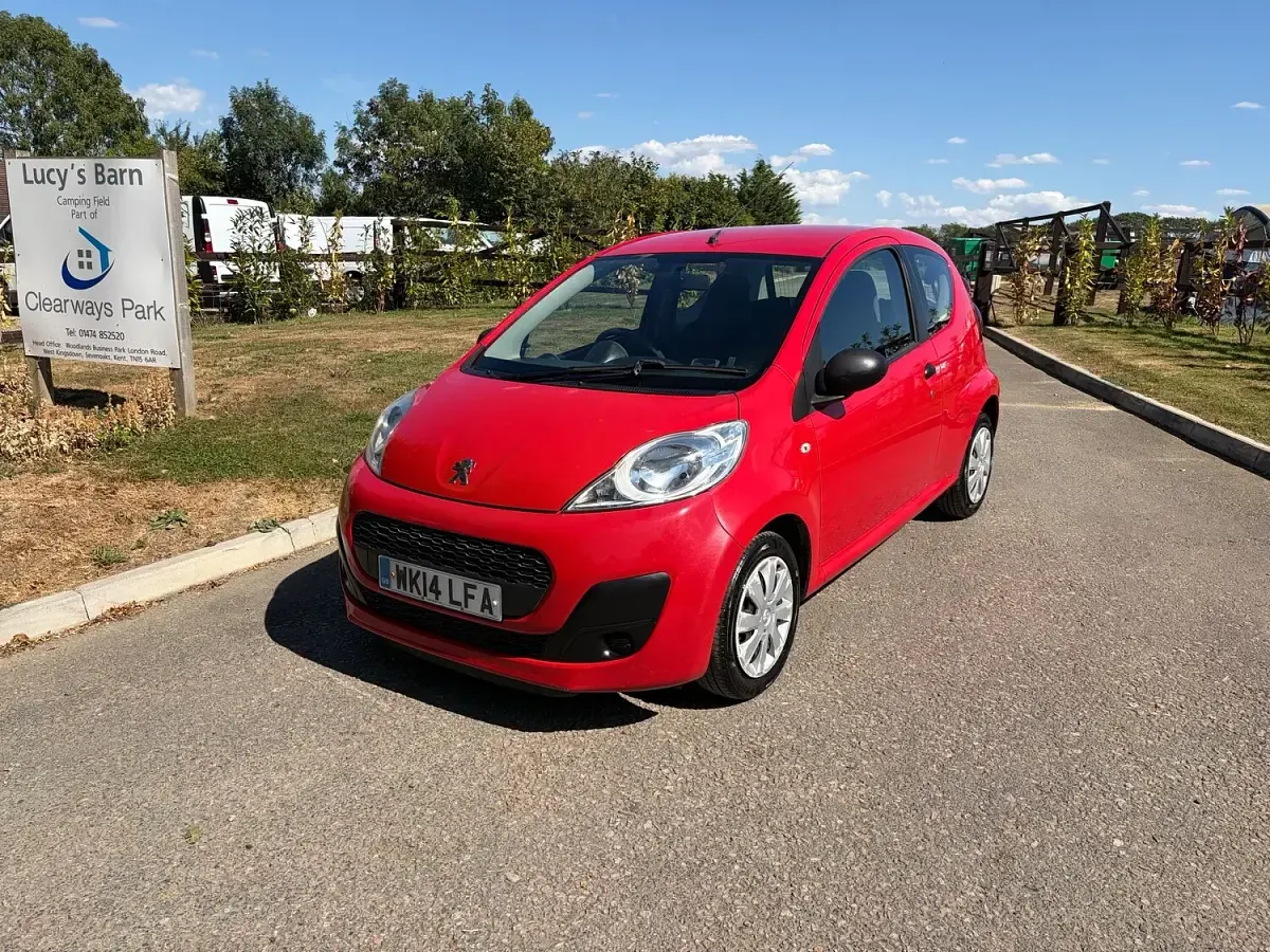 Used Peugeot 107 Access 68 HP (50 kW) 2014 Red Hatchback
