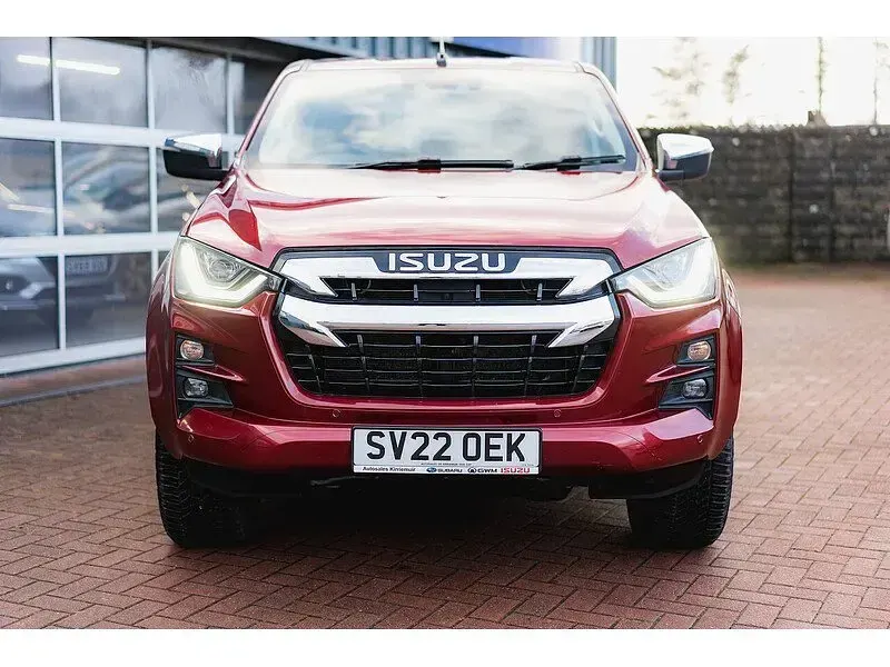 Used Isuzu D-Max 163 HP (119 kW) 2022 Red Pickup