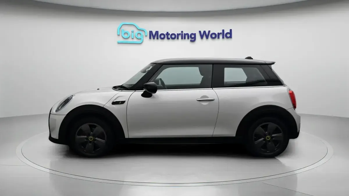 Used Mini Cooper SE Hatch 133 kW (181 HP) 2023 Hatchback