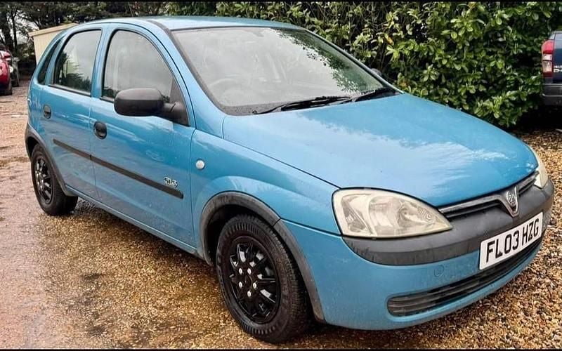 Second-hand Vauxhall Corsa 75 CP (55 kW) 2003 Albastru Hatchback