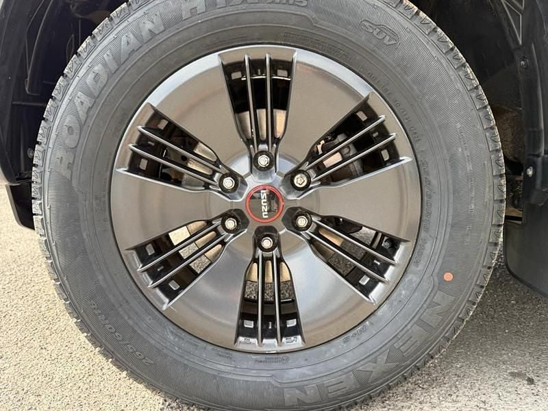 Used Isuzu D-Max 162 HP (119 kW) 2022 Grey Pickup