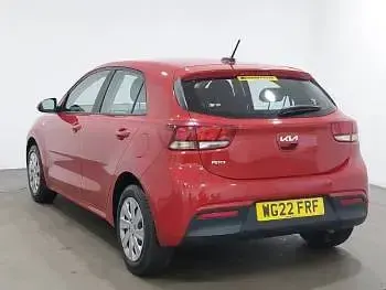 Usado Kia Rio 2022 Rojo Utilitario