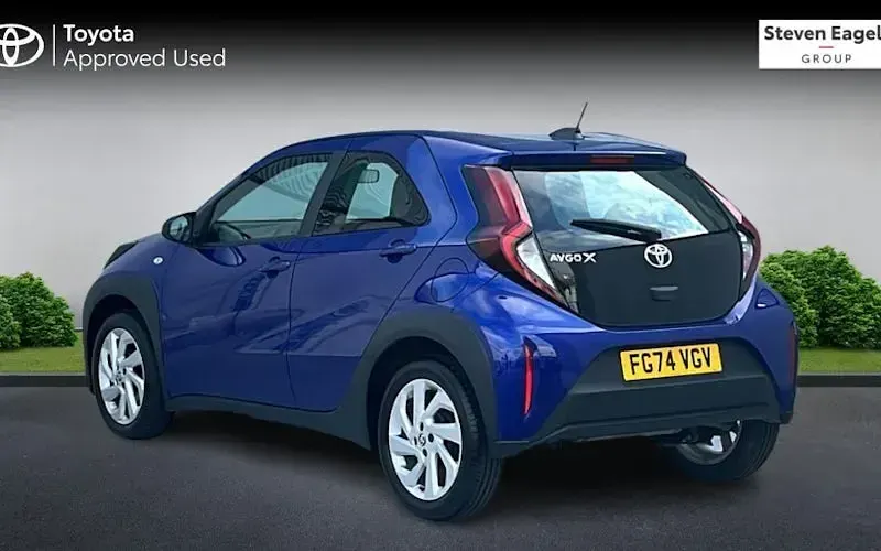 Used Toyota Aygo X PURE 72 HP (52 kW) 2024 Blue SUV