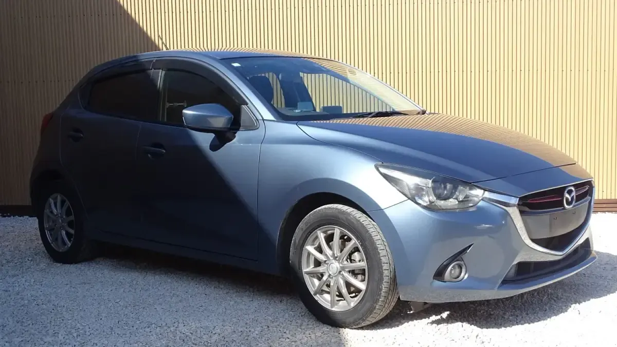 Begagnad Mazda 2 2014 Blå Halvkombi