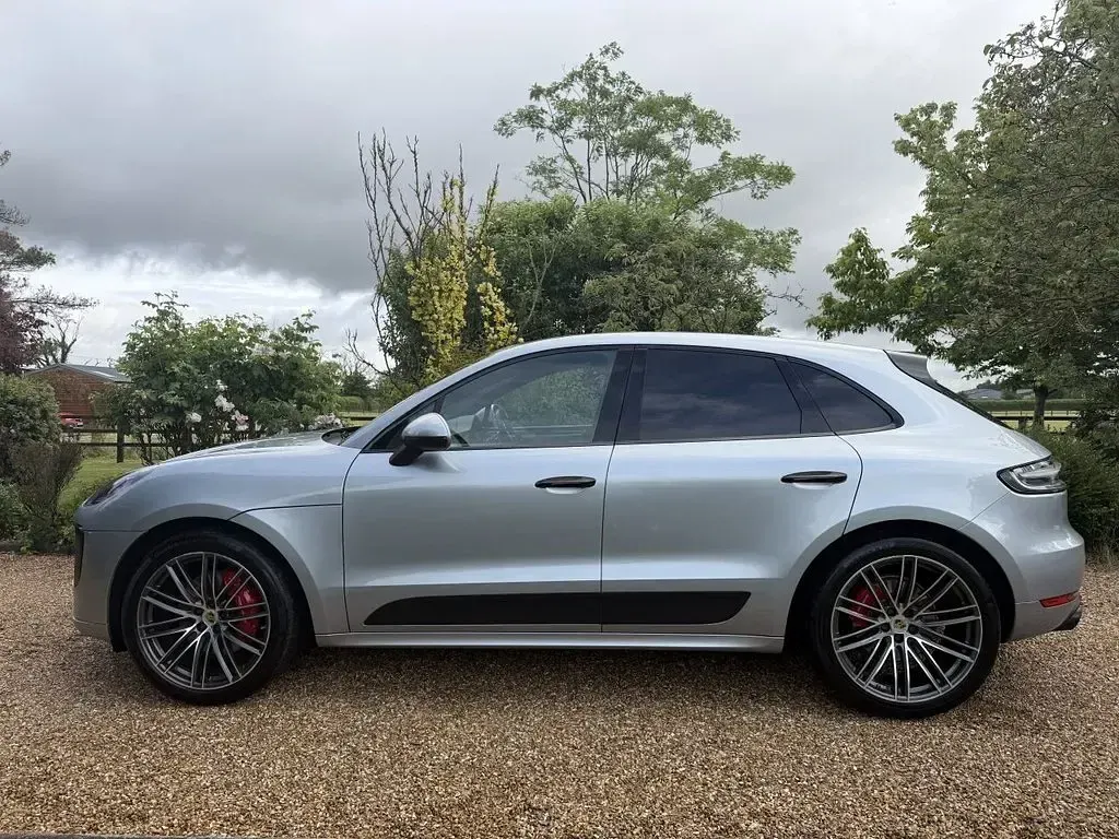 Used Porsche Macan 380 HP (279 kW) 2021 Silver SUV