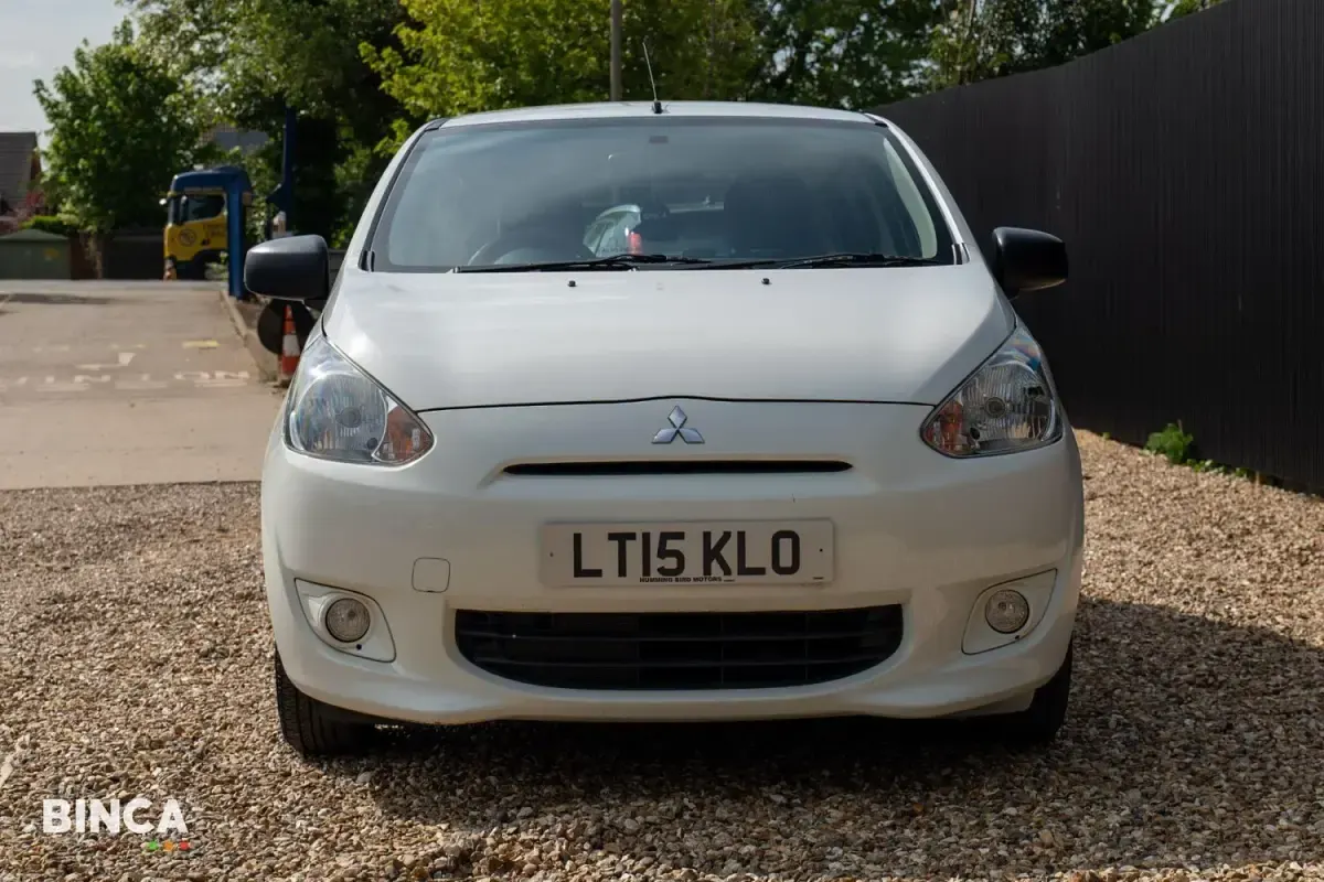 Usado Mitsubishi Mirage 71 HP (52 kW) 2015 Branco Citadino