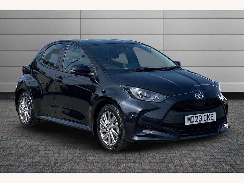 Black Used 2023 Toyota Yaris Hybrid Hatchback | £16,991 (Good price) - Image 1/3