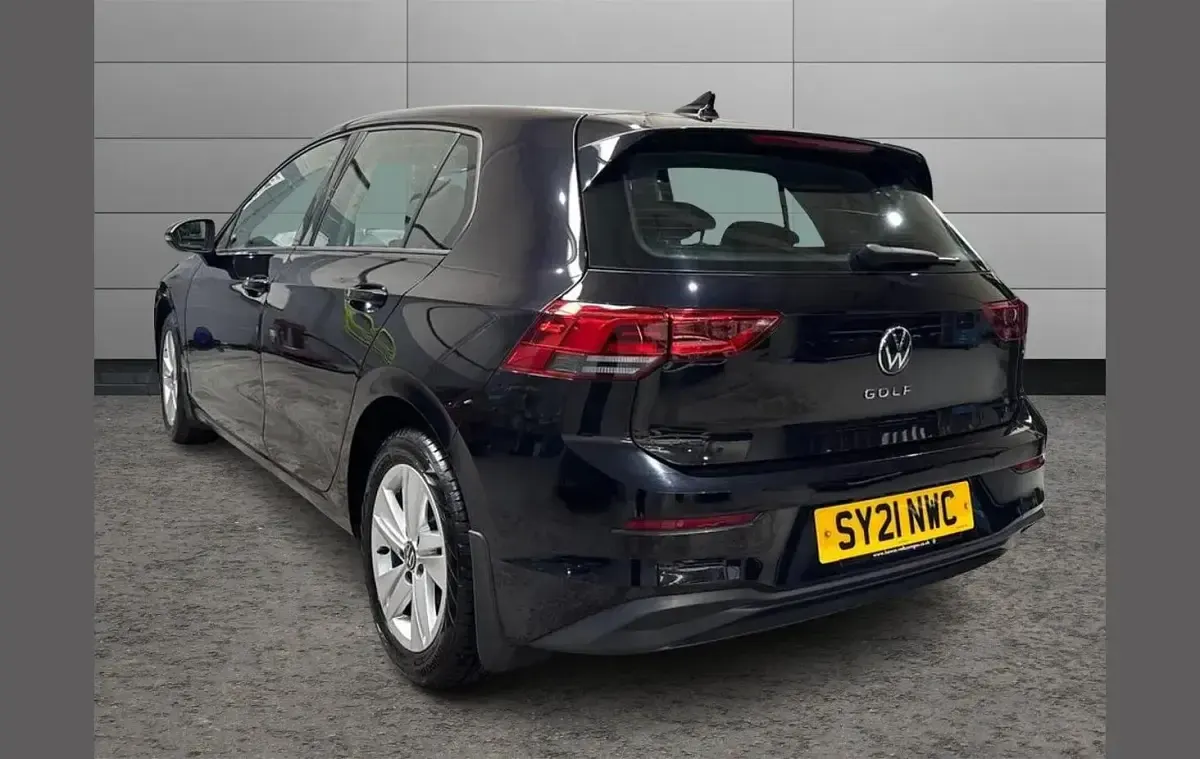 Used VW Golf VIII Life 147 HP (108 kW) 2021 Black Hatchback
