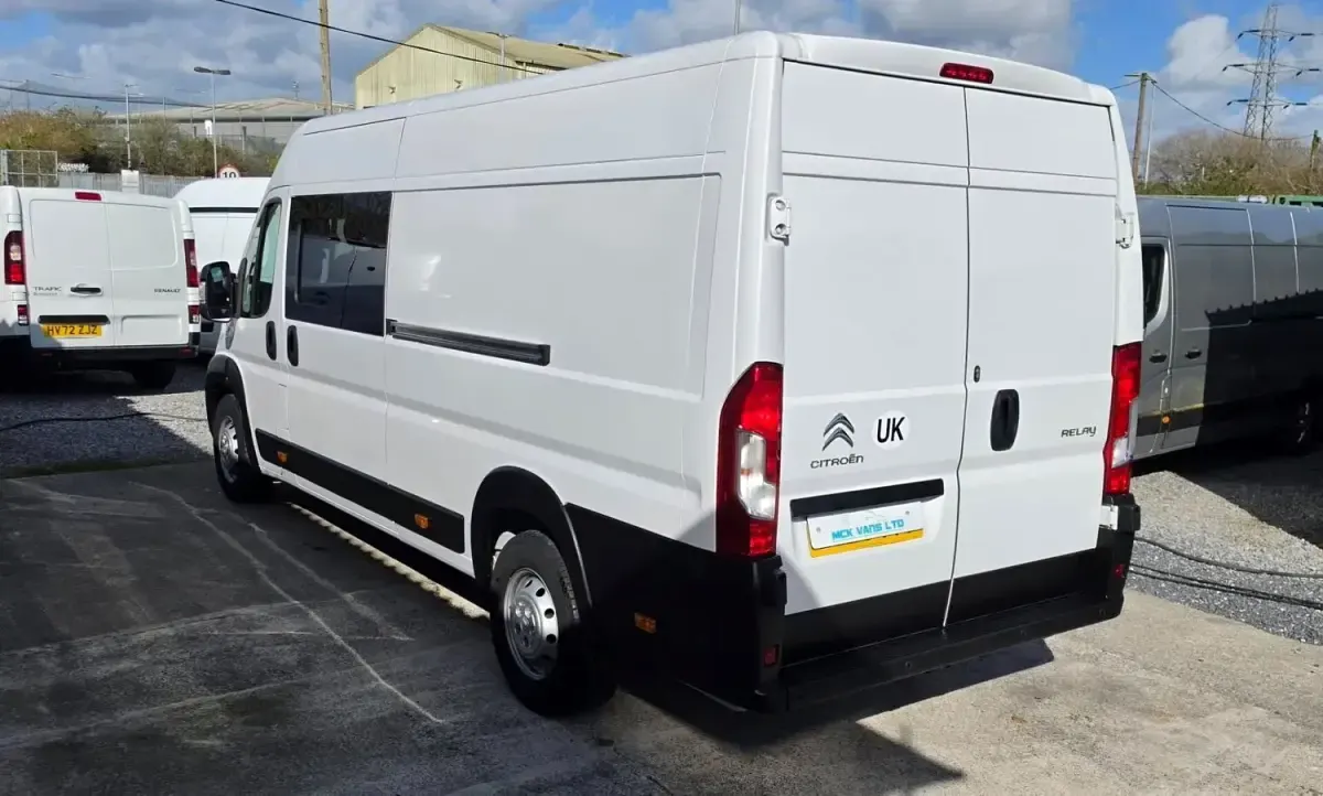 Usado Citroën Relay 140 CV (102 kW) 2024 Blanco Van