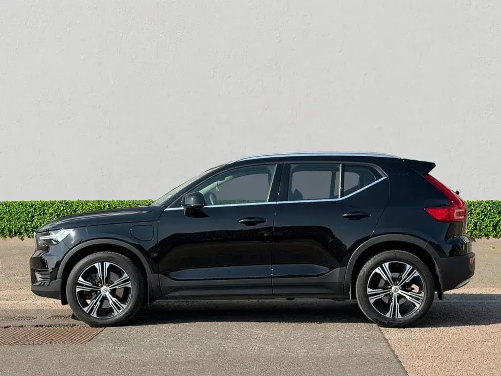Used Volvo XC40 Inscription 211 HP (155 kW) 2022 Black SUV