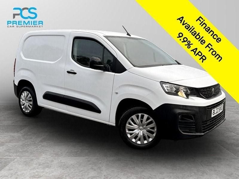 White Used 2022 Peugeot Partner Van | £7,800 (Good price) - Image 1/3