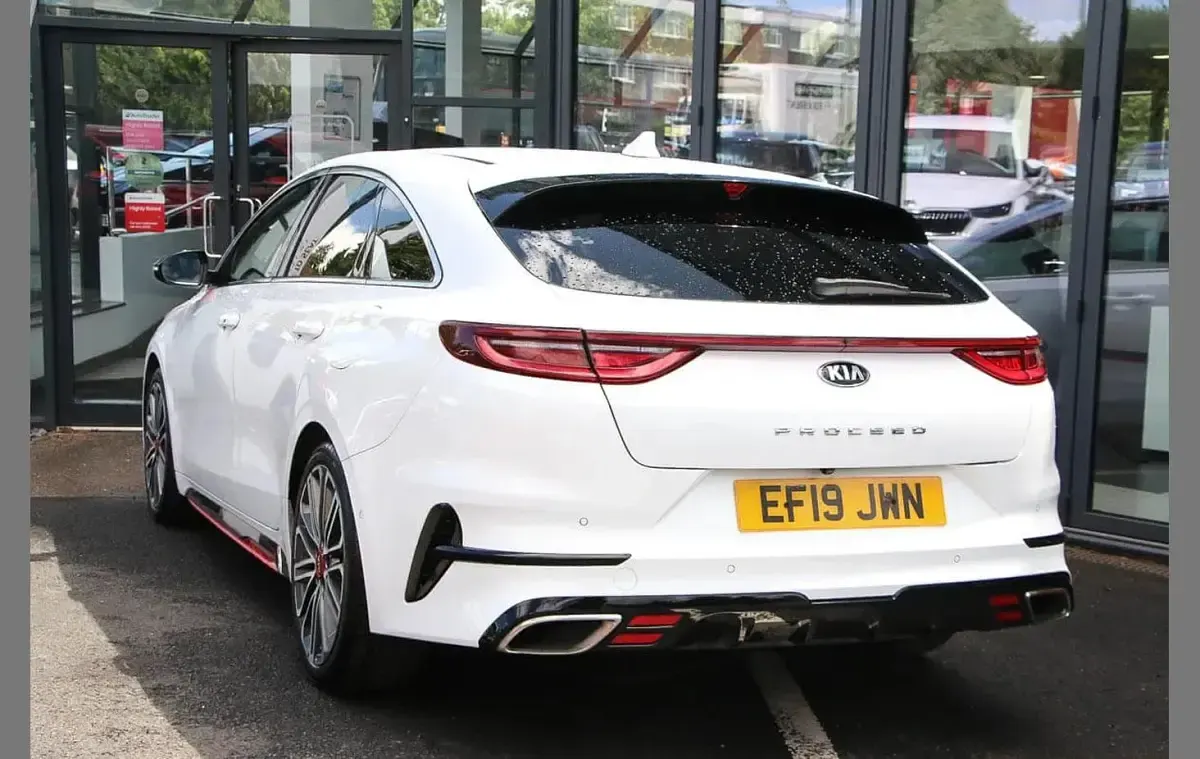 Used Kia ProCeed GT 204 HP (150 kW) 2019 White Estate